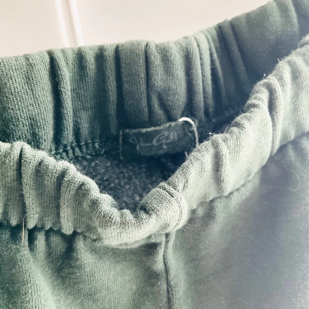 Brandy Melville Forest Green Rosa Sweatshorts - Picture 3 of 4